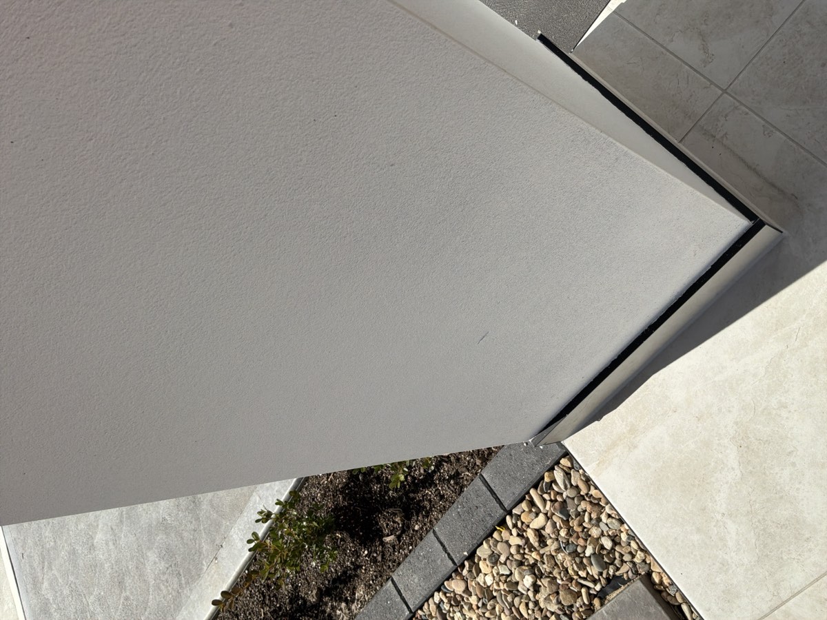 Painting defects through the dwelling, Riverstone